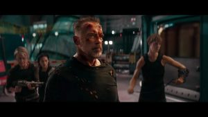 Lynda Hammilton, Natalia Reyes, Arnold Schwarzenneger y Mackenzie Davis en ¨Terminator Dark Fate¨(2019)